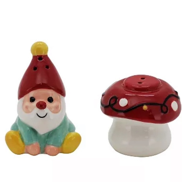 St. Nicholas Square Gnome & Mushroom salt and pepper shaker set - Picture 2 of 5